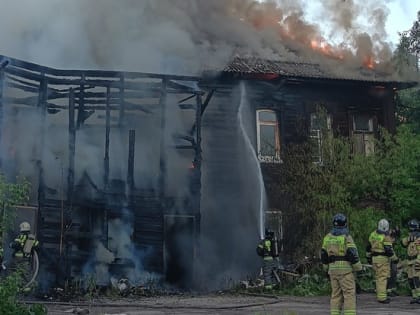 Исторический дом на улице Гоголя загорелся в Томске