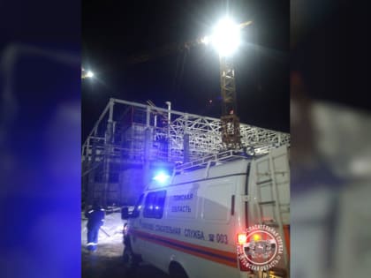 Томские спасатели эвакуировали мужчину из башенного крана 