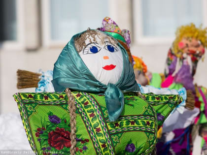 Автовыставка, гуляния и конкурс чучел ожидают томичей на Масленице у Дворца спорта