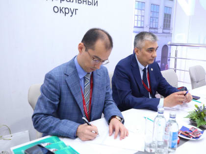 Губернатор Мазур на ПМЭФ-2024 обсудил с послом Узбекистана сотрудничество в промышленности и образовании