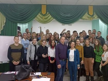 24 ноября в Промышленно-коммерческом техникуме прошло занятие Молодежной парламентской школы для школьников и студентов района