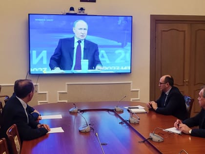 Проходит Прямая линия с Президентом России Владимиром Путиным