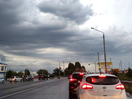 Дождливая погода помешала приступить к асфальтированию Коммунального моста в Томске