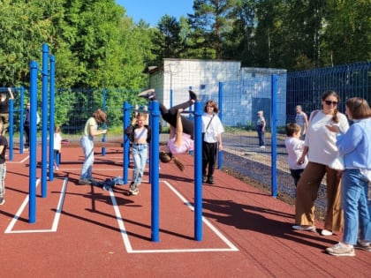 Праздник в честь открытия нового пришкольного стадиона прошел в томском Академгородке