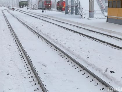 В Томске на сортировочных путях сгорел сопровождающий вагон, в котором находился работник