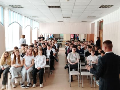 В Северске полицейские проводят профилактические беседы в школах