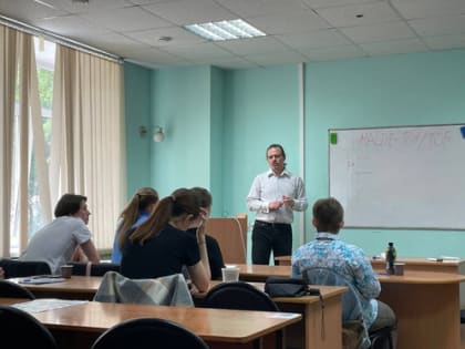 Студенты и молодые ученые познакомились с передовыми технологиями прецизионной медицины в рамках летней научной школы СибГМУ