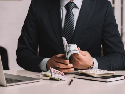 Протянул – заплати. Сергей Миронов призвал наказывать чиновников рублём за волокиту