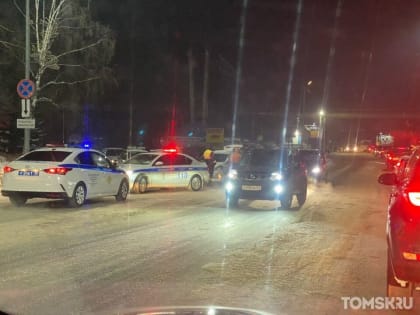 У водителя и пассажира «Тойоты» после обыска на Степановском переезде изъяли по свертку с наркотиками