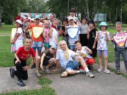 От восхода до заката весело живут ребята