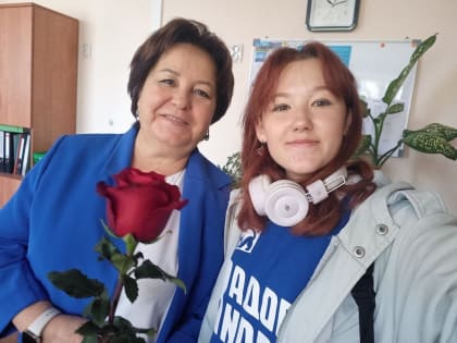 Молодогвардейцы Томской области выразили свою благодарность учителям 42 школы за их труд и преданность делу