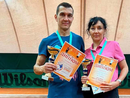 Михаил Ванев и Екатерина Савельева выиграли парный теннисный турнир