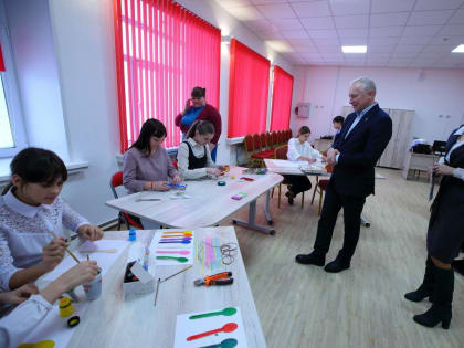 Владимир Мазур посетил несколько школ в восточных муниципалитетах области после капремонта