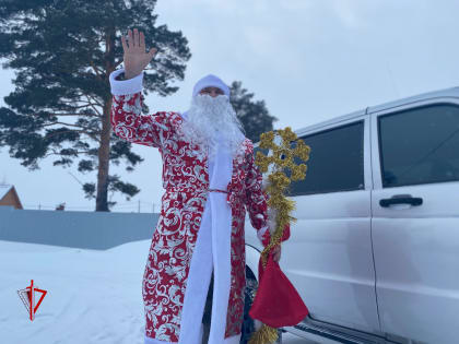 «Дед мороз специального назначения» поздравил с Новым годом и наступающим Рождеством ветерана войны