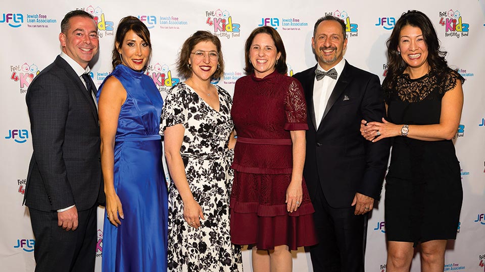 Feit Gala 2020. Left to right: Alan and Emily Feit, Dr. Mayim Bialik, Rachel Grose, Dr. Robert Boostanfar, Dr. Felicia Ota.