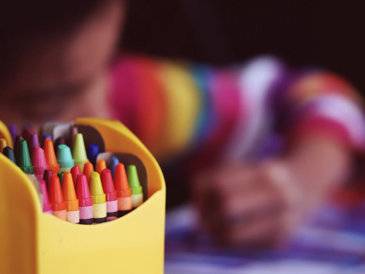 child drawing pictures