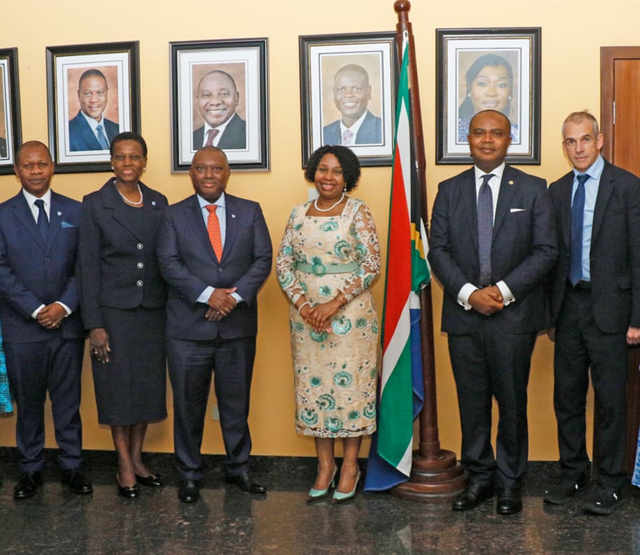 Sim Tshabalala leads Standard Bank delegation on courtesy visit to South African High Commissioner to Nigeria