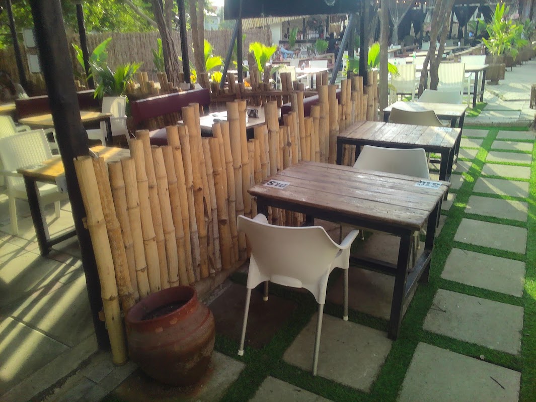 Village Chief Restaurant & Bar