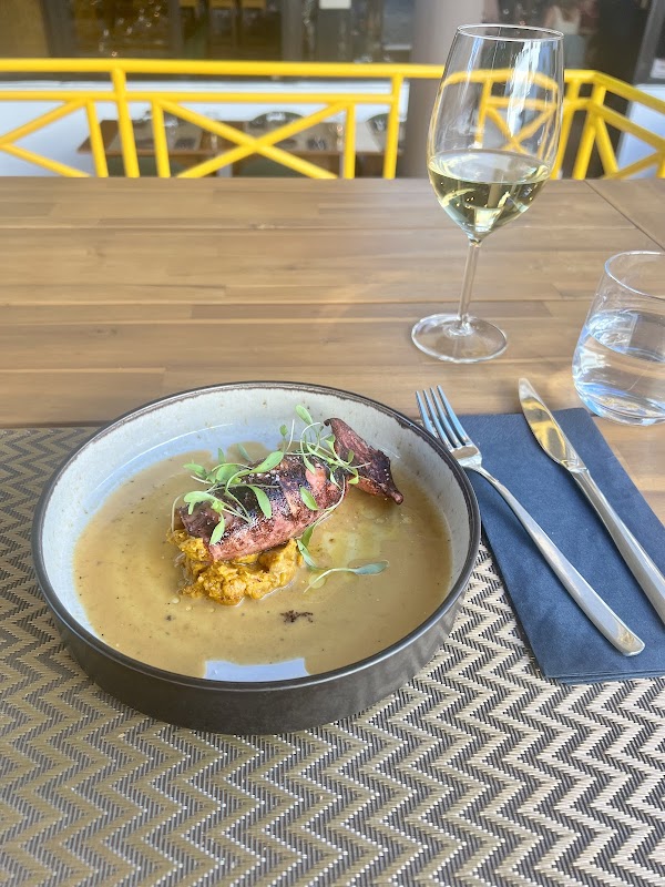 OLI wine&dine