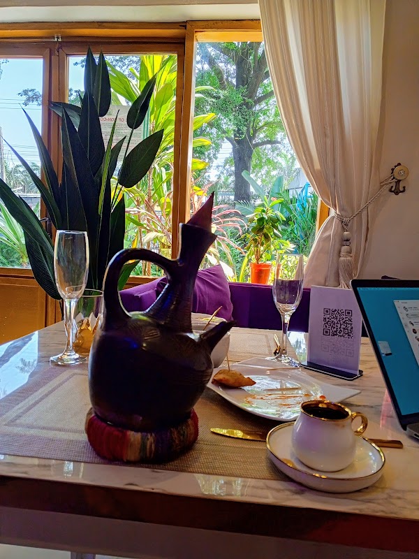 CAFÉ MAHI
