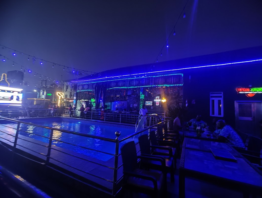 De Toprano Lounge BAR