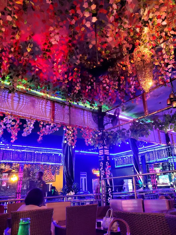 De Toprano Lounge BAR
