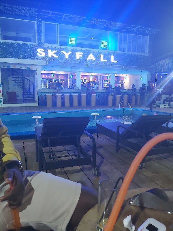 Skyfall Oceanfront Club