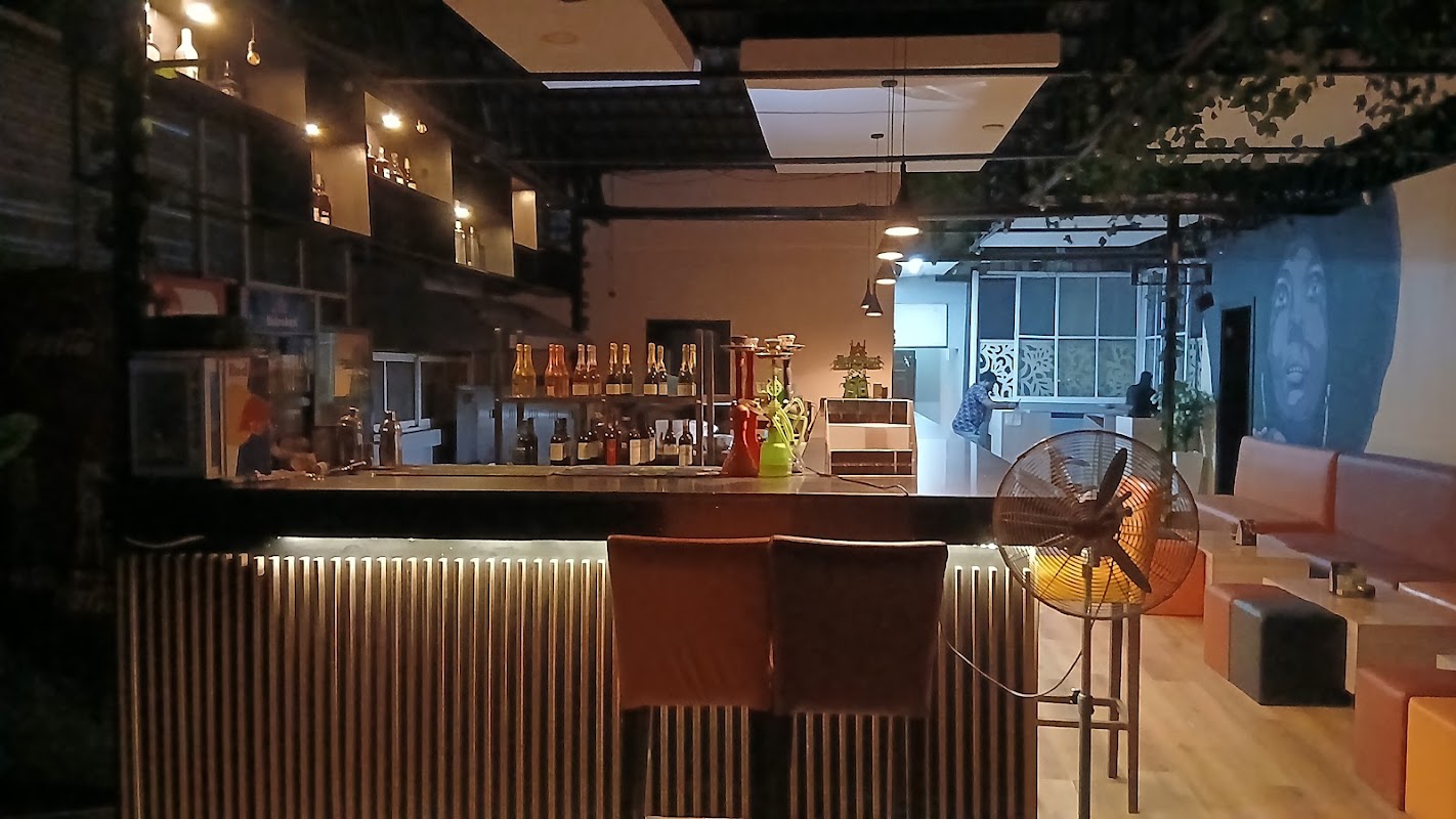 Charleys Lounge, Bar and Restaurant