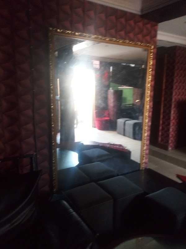 Pedigree Lounge