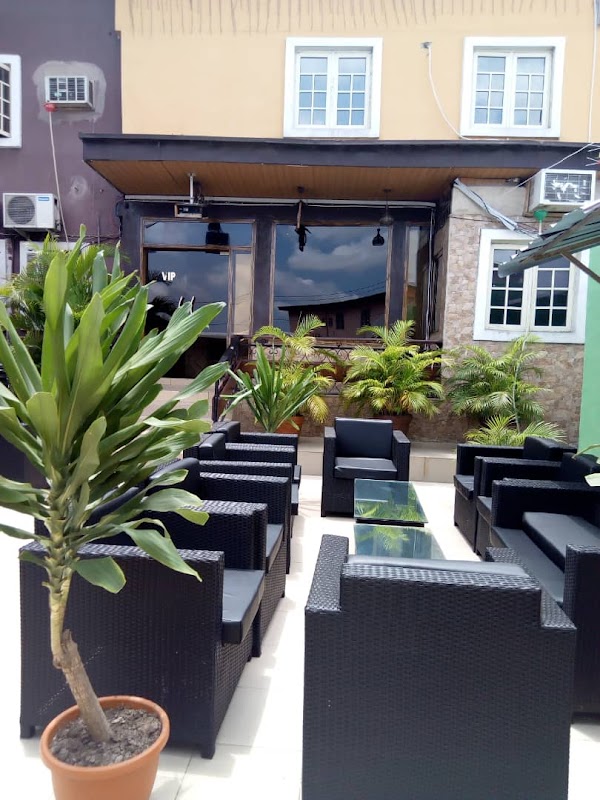 Pedigree Lounge