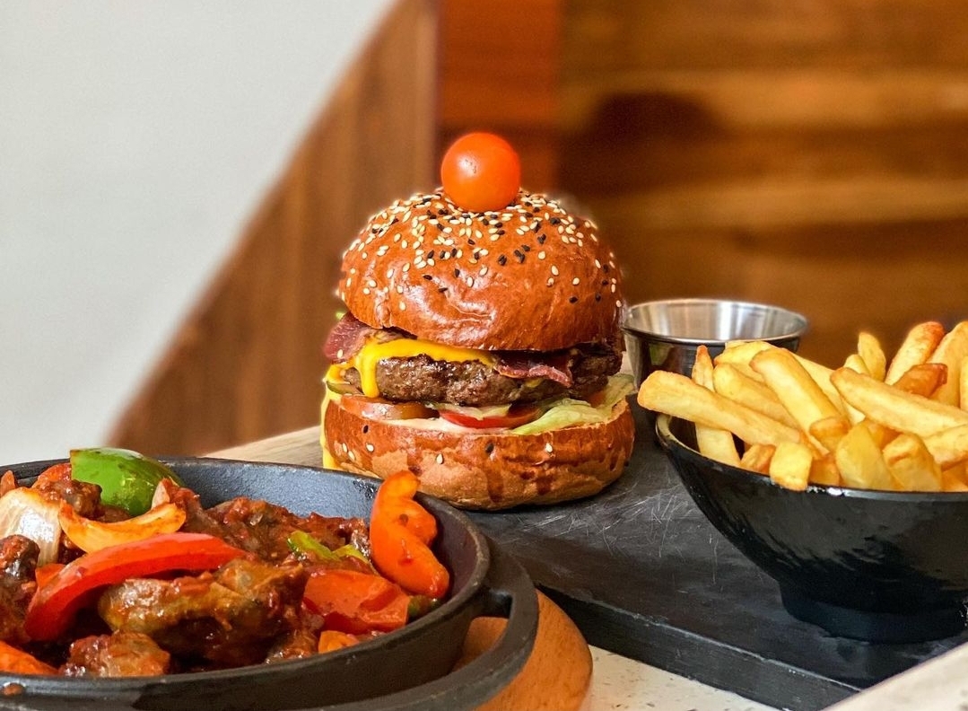 Ox Restaurant & Lounge