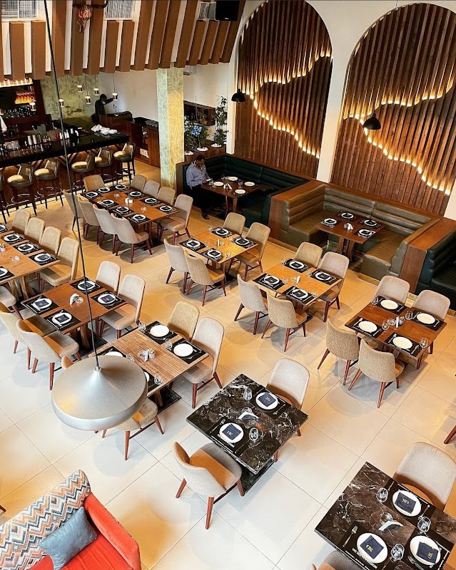 Ox Restaurant & Lounge