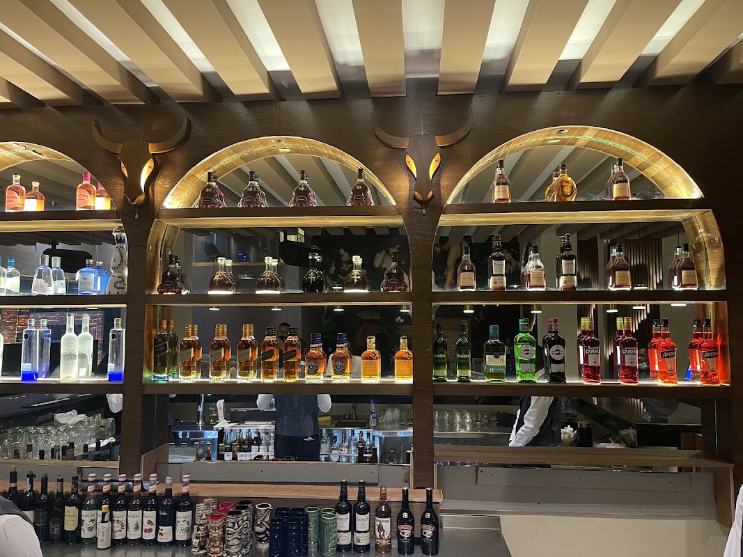 Ox Restaurant & Lounge