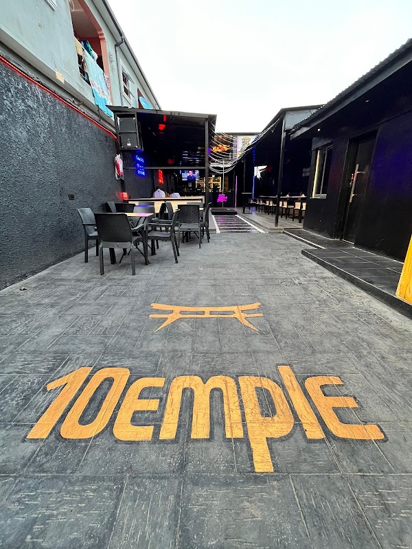 10emple Rooftop Lounge