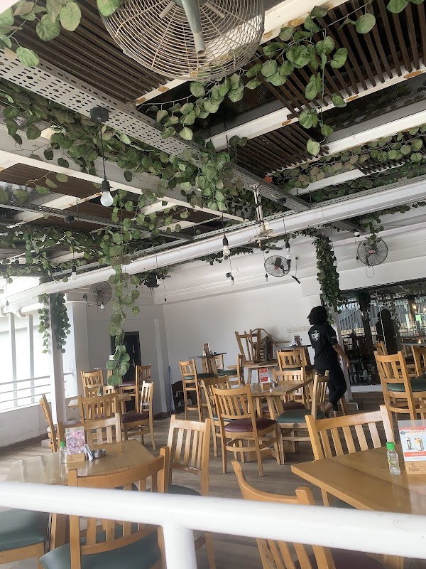 O'SHEY Cafe & Bar