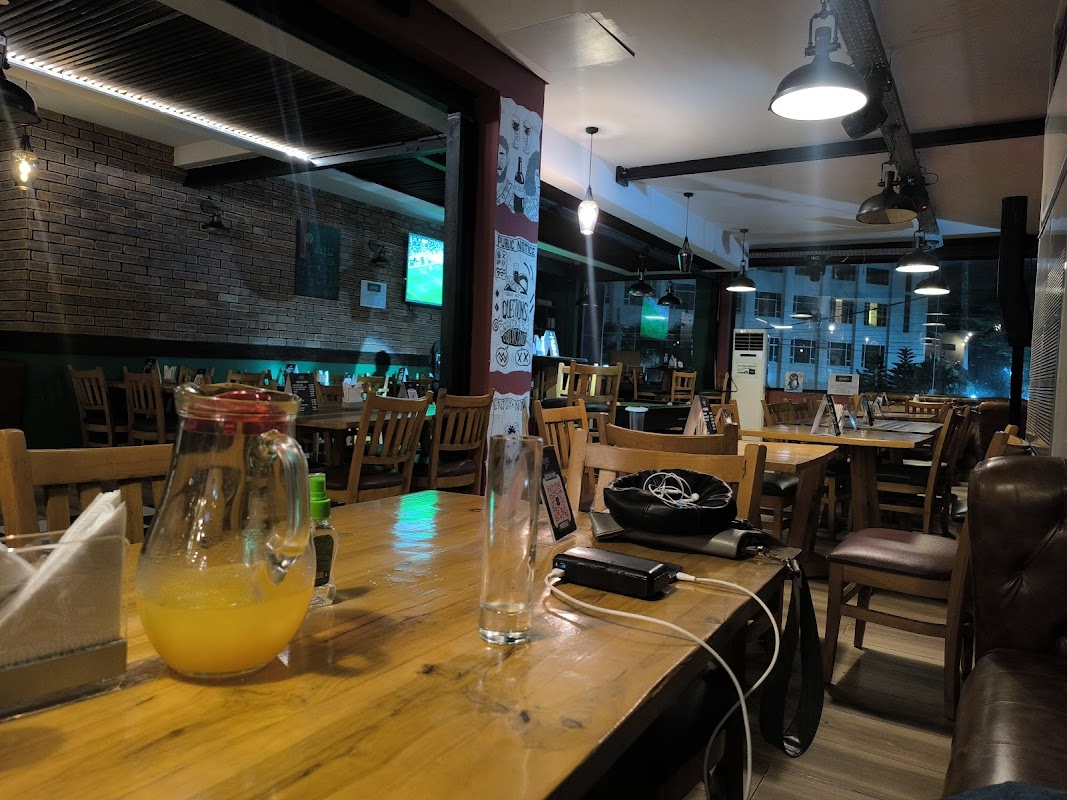 O'SHEY Cafe & Bar