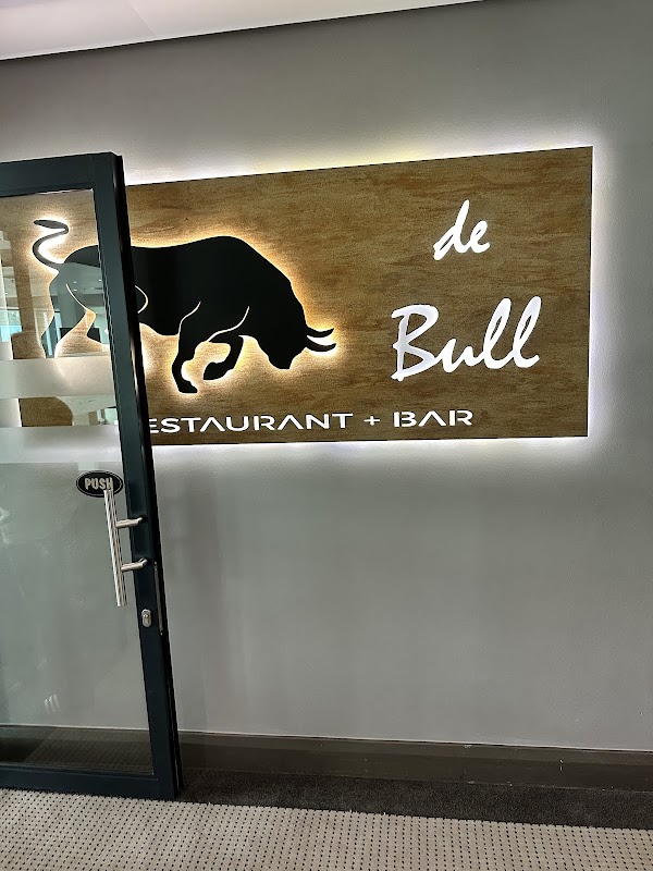 De Bull Restaurant & Bar