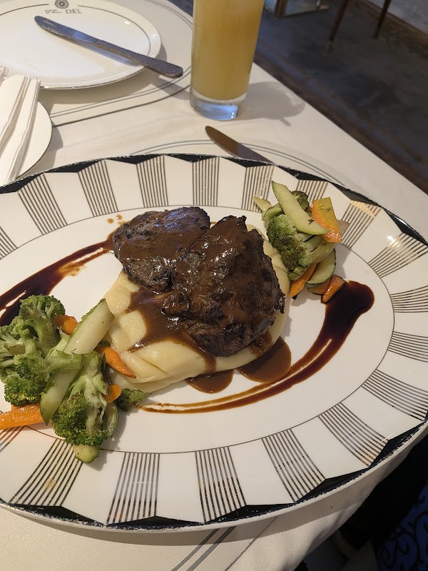 Piano Bistro Restaurant