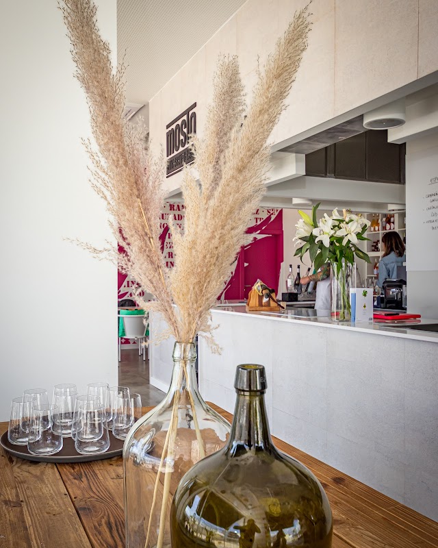 Mosto - Wine Shop & Bar