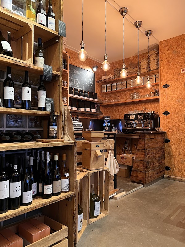 Madame ! Wine Shop & Bar