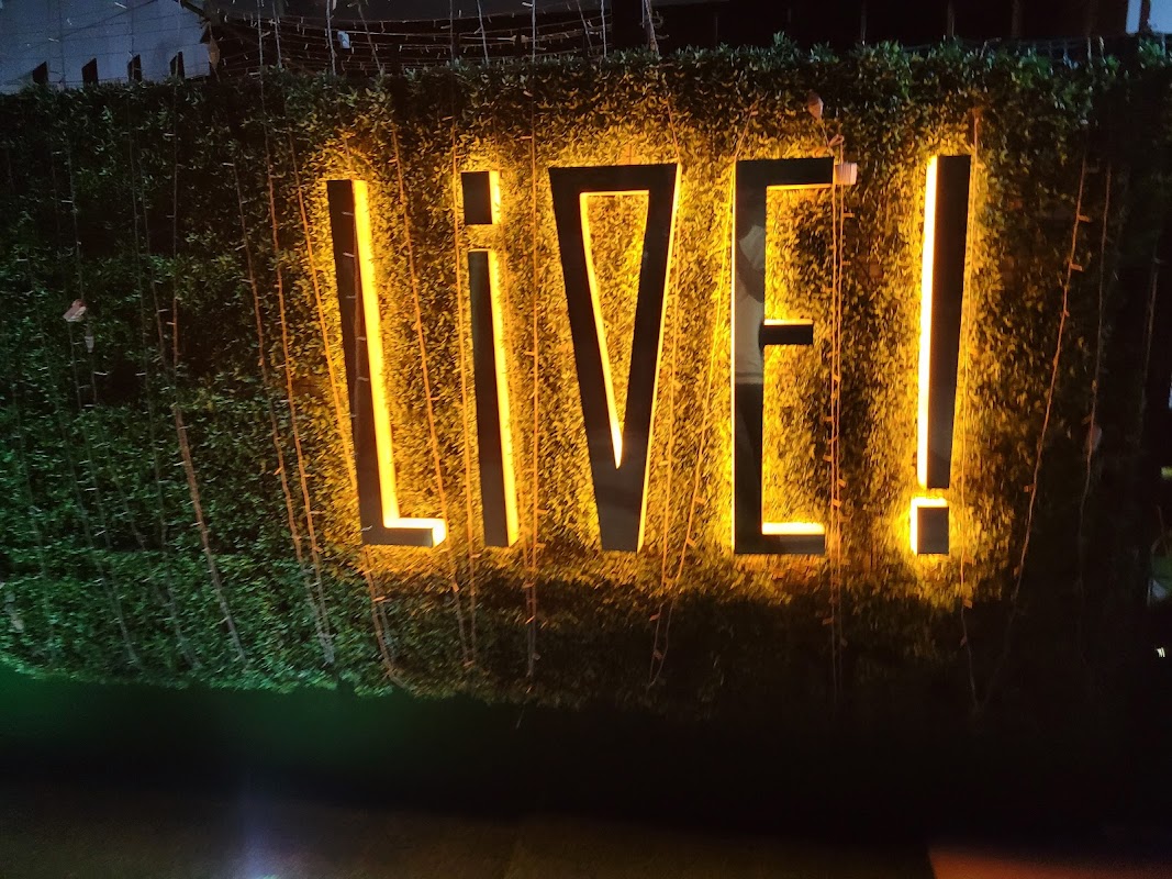 LiVE! Lounge