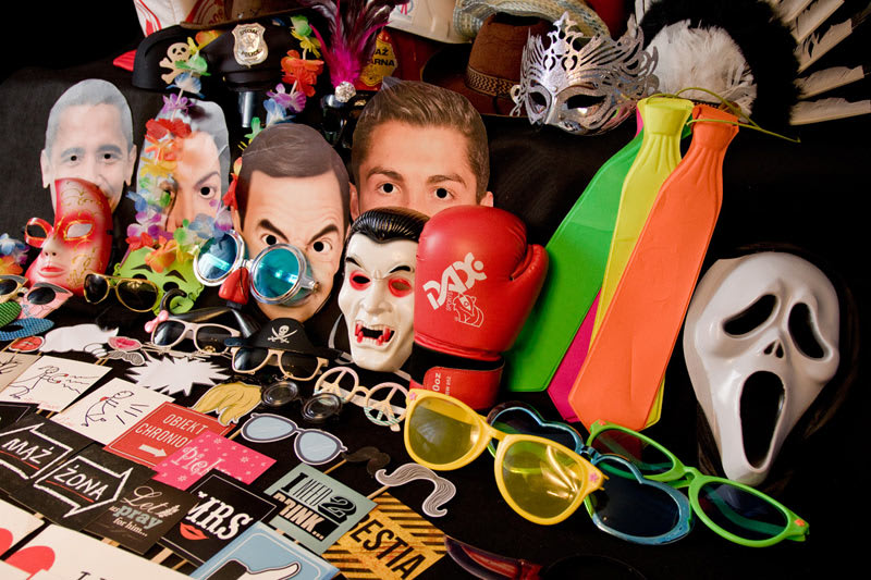 Fotobudka coraz częściej wybieraną atrakcją weselną 4 gadżety do fotobudki fotobu.pl