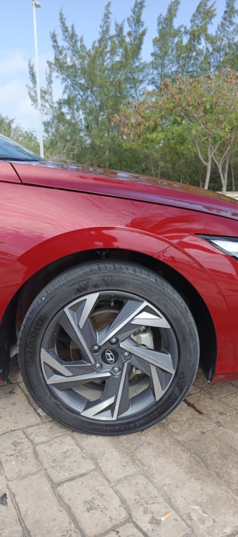 2024 Hyundai Elantra LIMITED TECH IVT