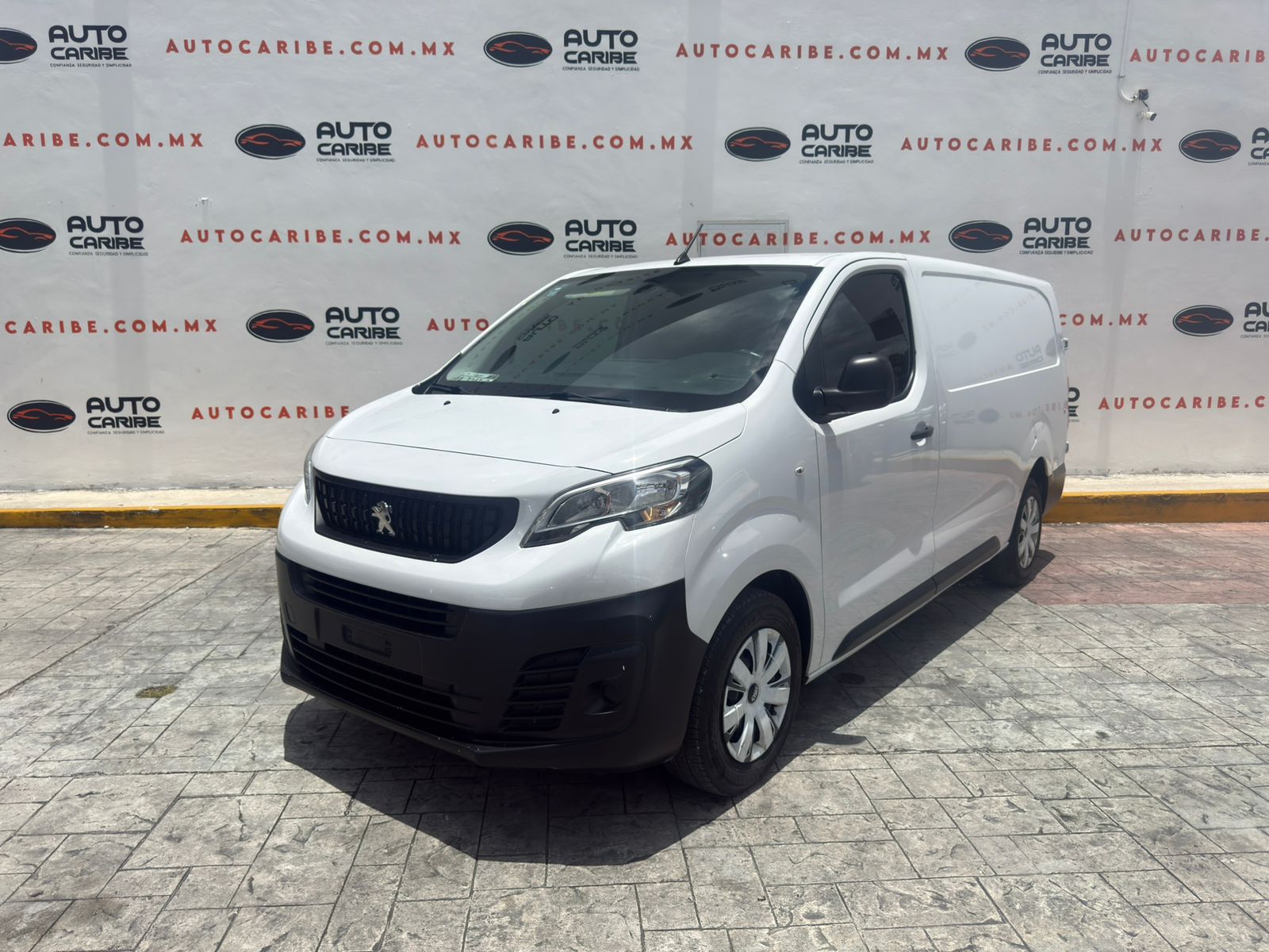 Foto 1 de 3 — 2023 Peugeot Expert