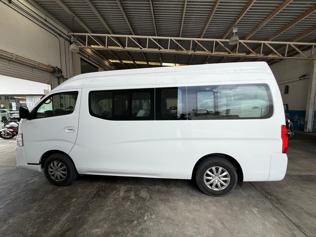 Foto 1 de 3 — 2024 Nissan Urvan