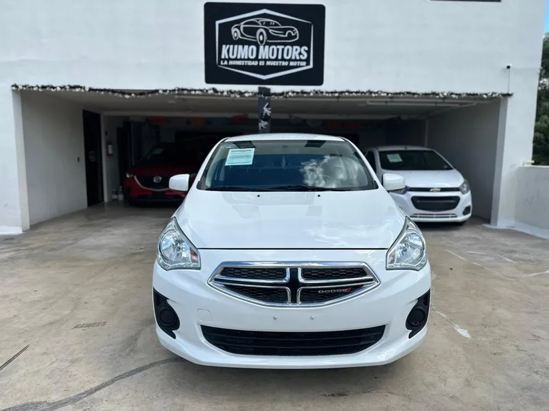 Foto 1 de 3 — 2022 Dodge Attitude SE