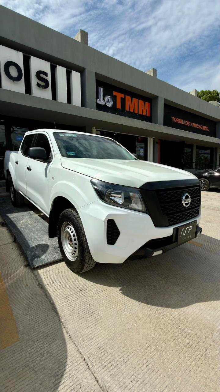 2022 Nissan Frontier SE