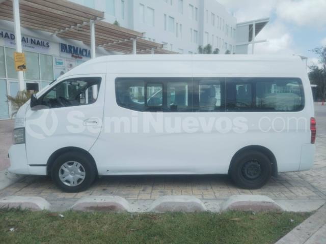 Foto 1 de 3 — 2022 Nissan Urvan 2.5 12 Pas Aa Mt