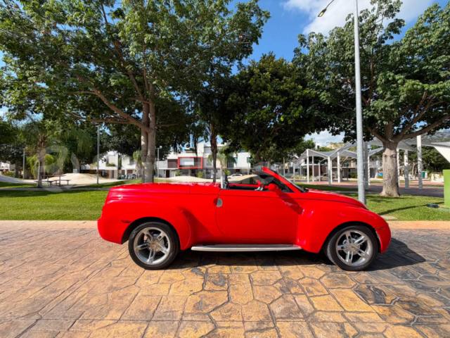 Foto 1 de 3 — 2005 Chevrolet SSR Estándar