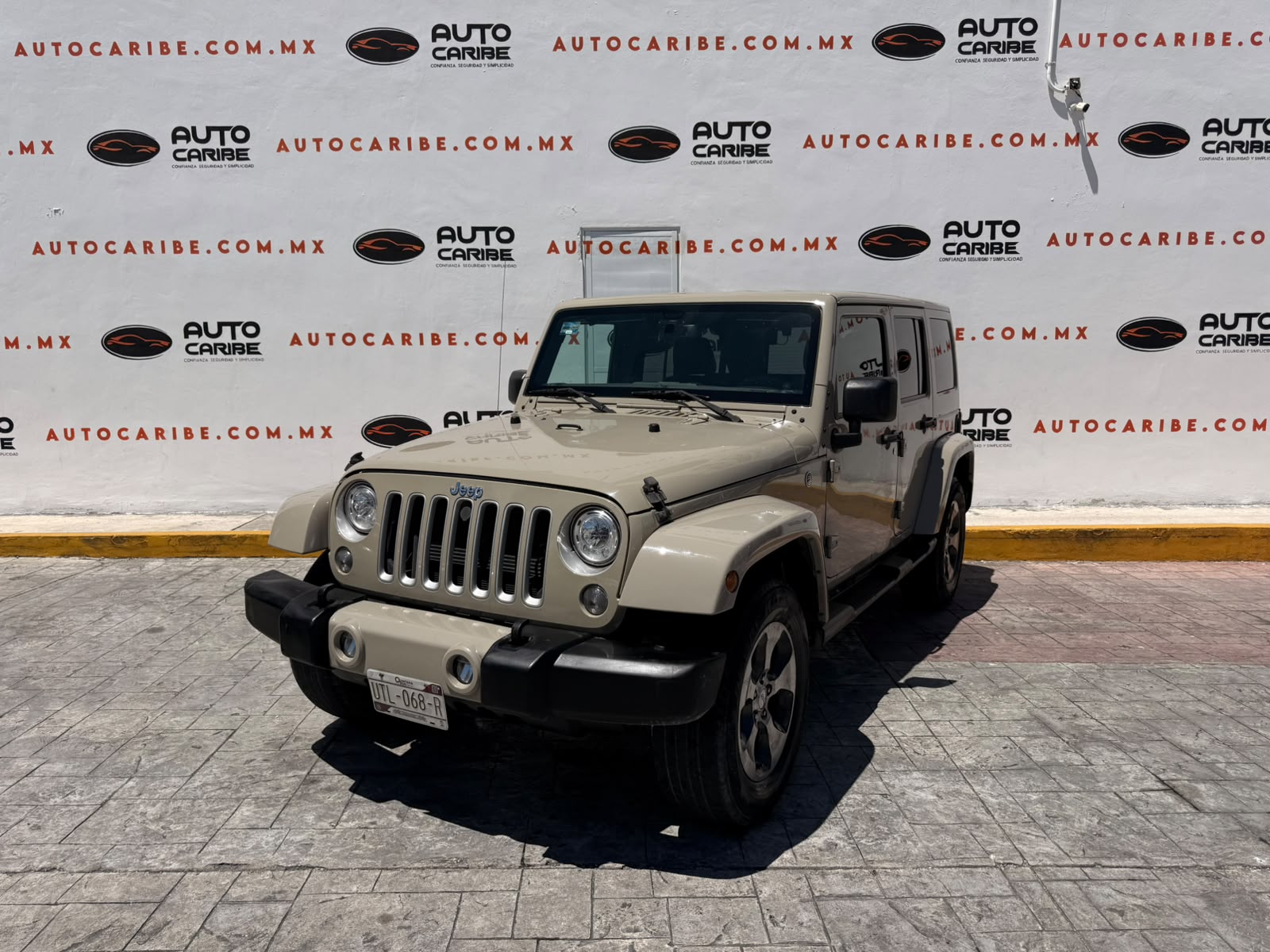 Foto 1 de 3 — 2018 Jeep Wrangler SAHARA